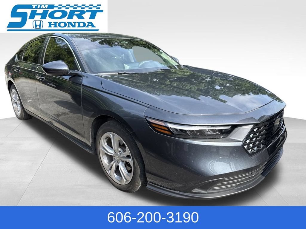 Used 2025 Honda Accord LX image 2