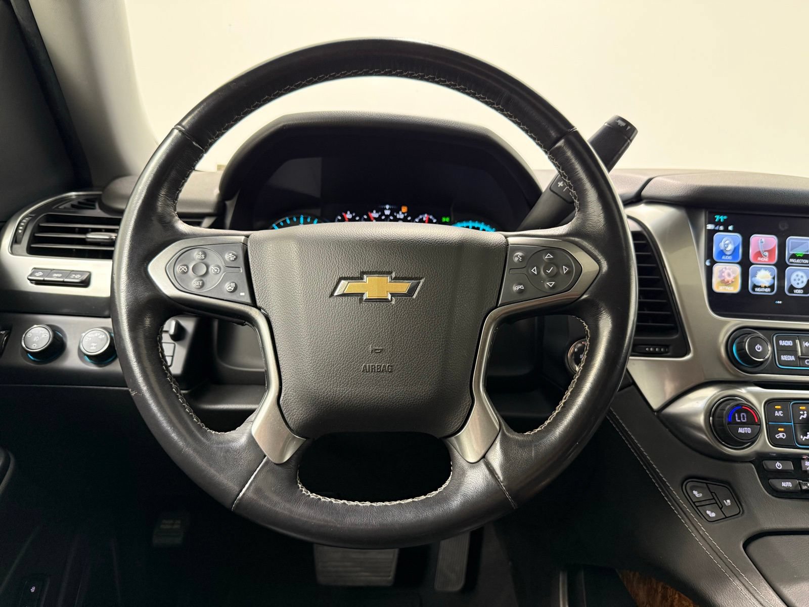Used 2019 Chevrolet Suburban Premier AWD/4WD image 31
