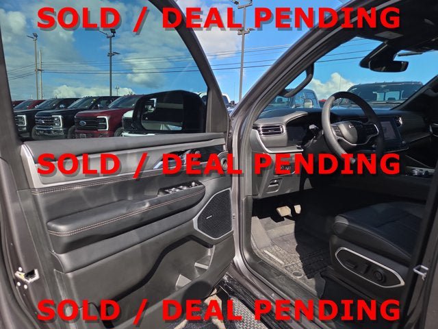 Used 2025 Jeep Wagoneer L Series II w/ Convenience Group I AWD/4WD image 7