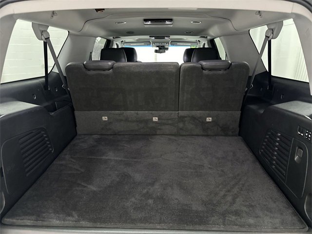 Used 2019 Cadillac Escalade ESV Premium Luxury w/ LPO, Radiant Package image 17