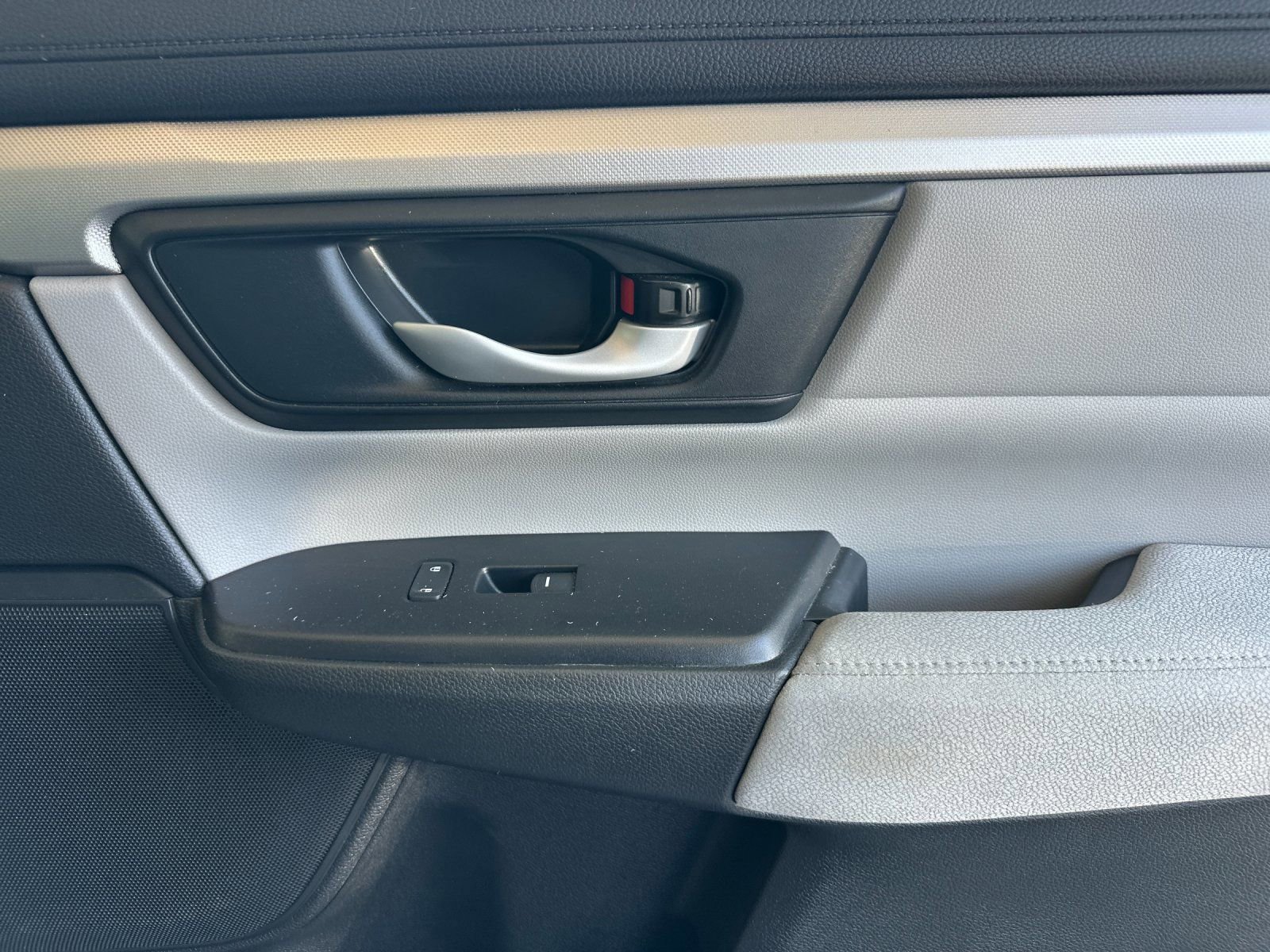 Used 2018 Honda CR-V LX image 20