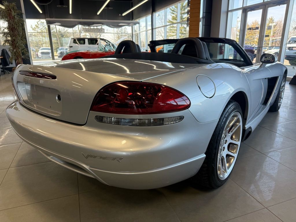 Used 2004 Dodge Viper SRT-10 image 5