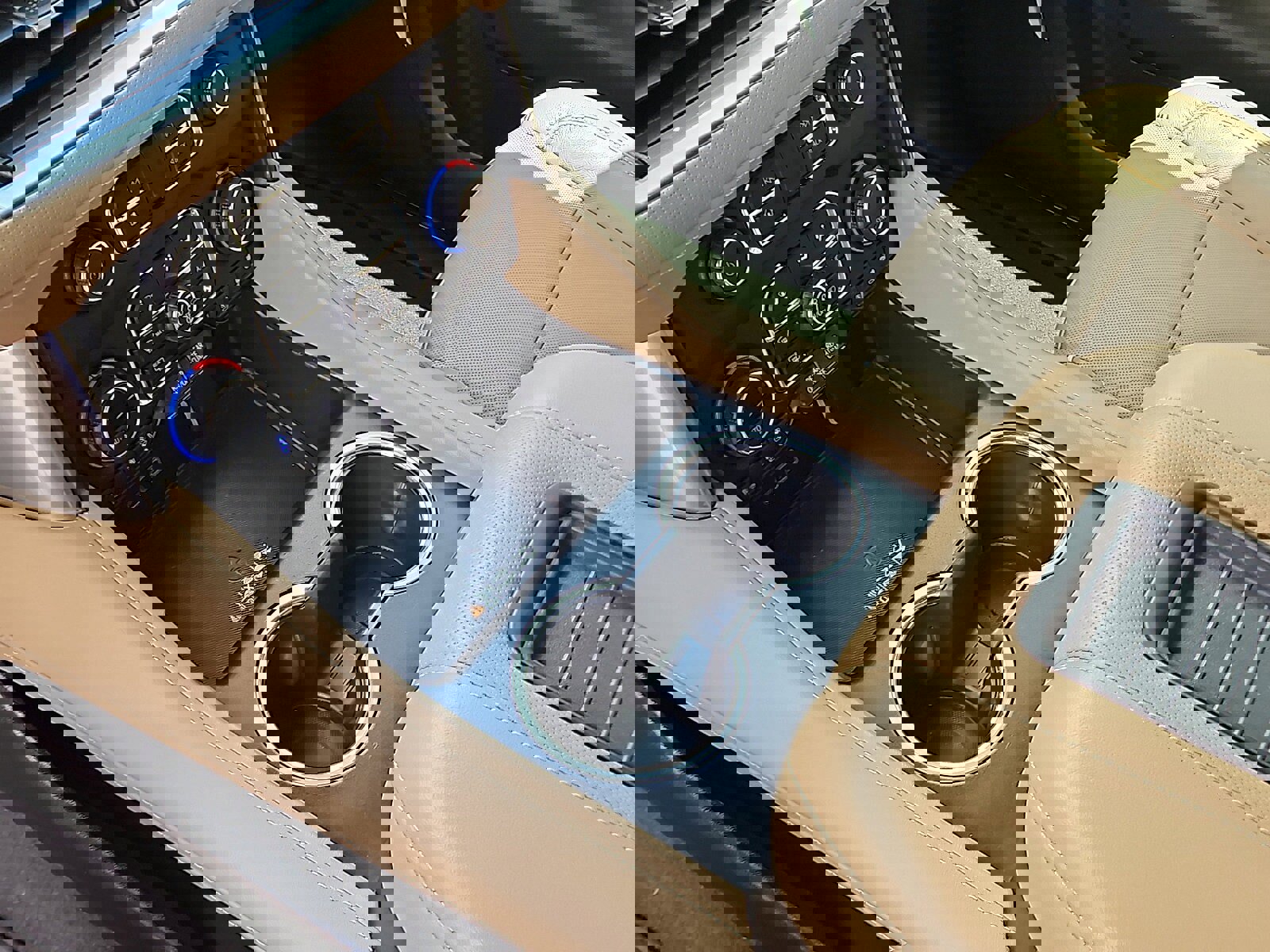 Used 2021 Chevrolet Tahoe Premier w/ Premium Package image 20