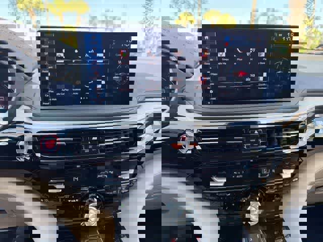 Used 2025 Acura MDX SH-AWD image 30