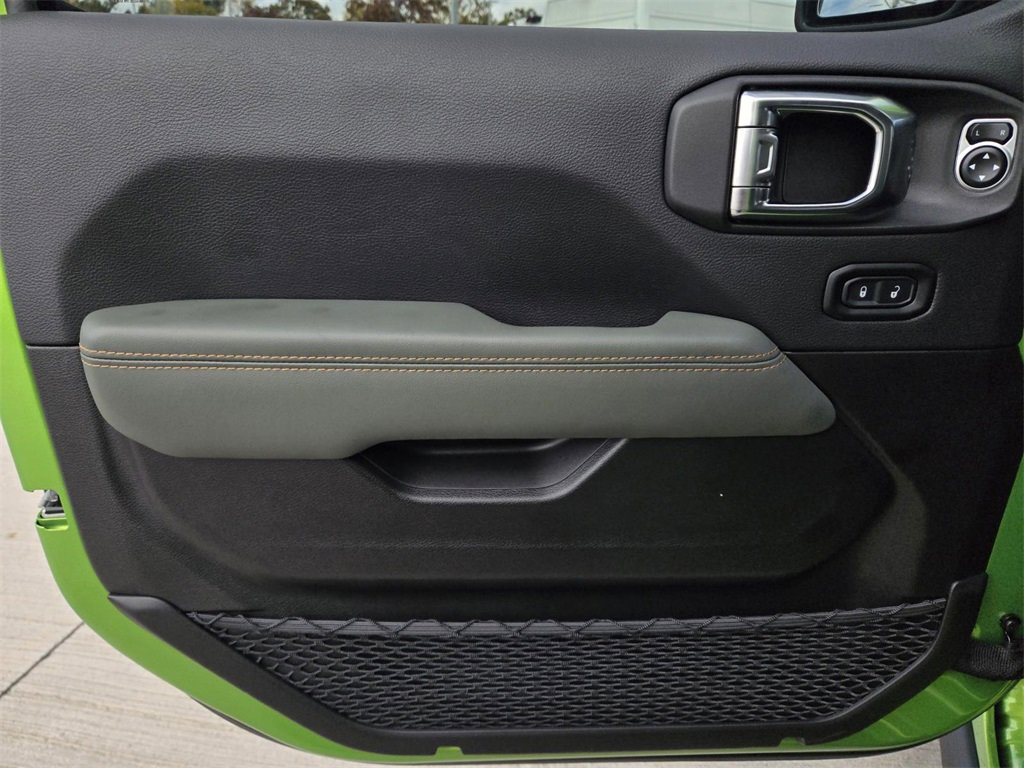 New 2025 Jeep Gladiator Mojave image 16