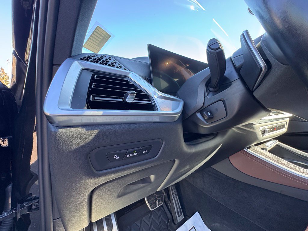 Used 2024 BMW X5 M60i AWD/4WD image 17