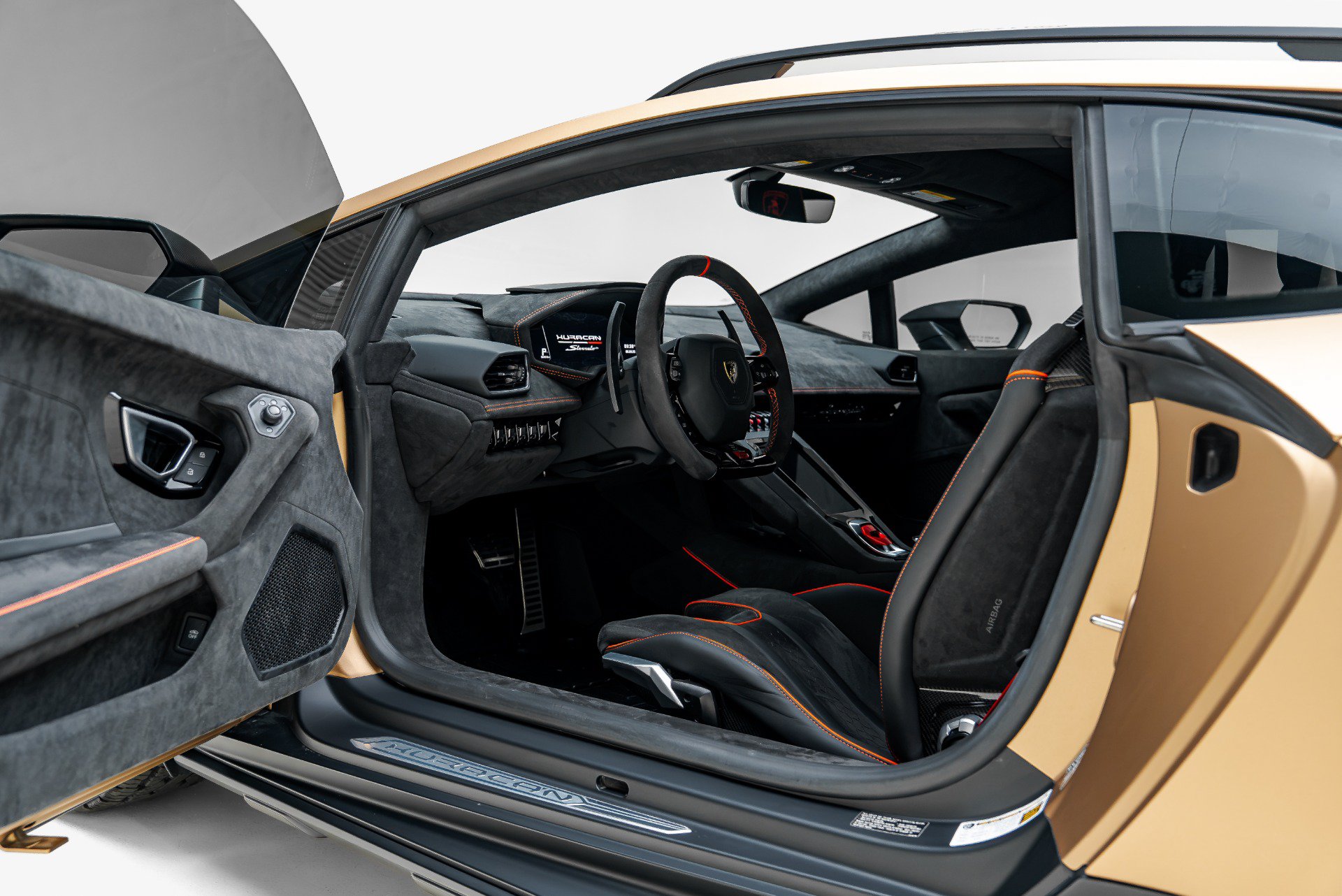Used 2024 Lamborghini Huracan Sterrato AWD/4WD image 3