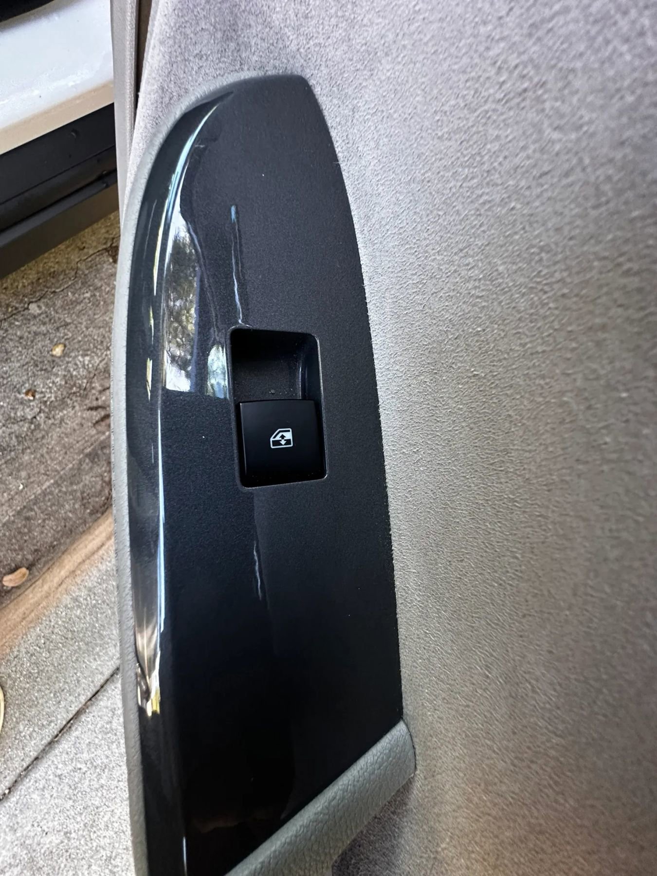 Used 2013 Chevrolet Volt Premium w/ Premium Trim Package FWD image 38