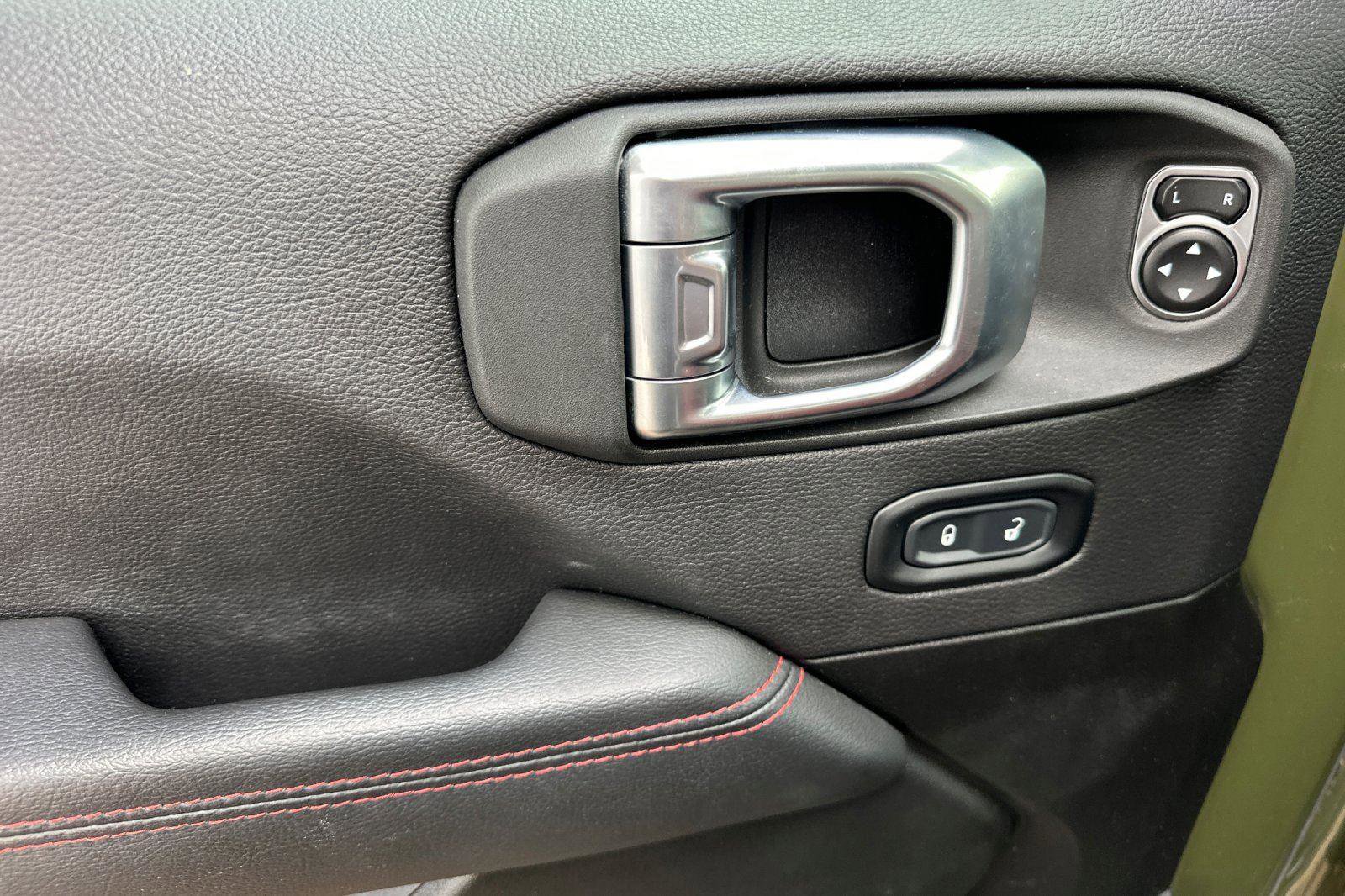 Used 2023 Jeep Wrangler Unlimited Rubicon 4xe image 10