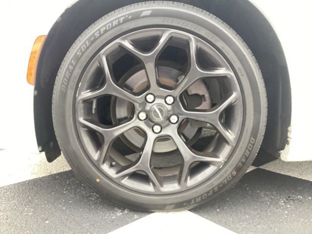 Used 2019 Chrysler 300 Touring w/ Sport Appearance Package image 10