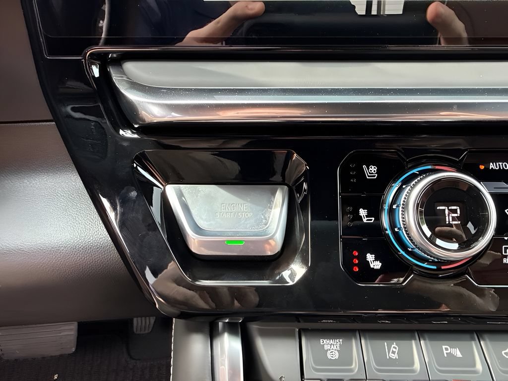 New 2026 GMC Sierra 2500 Denali Ultimate AWD/4WD image 14