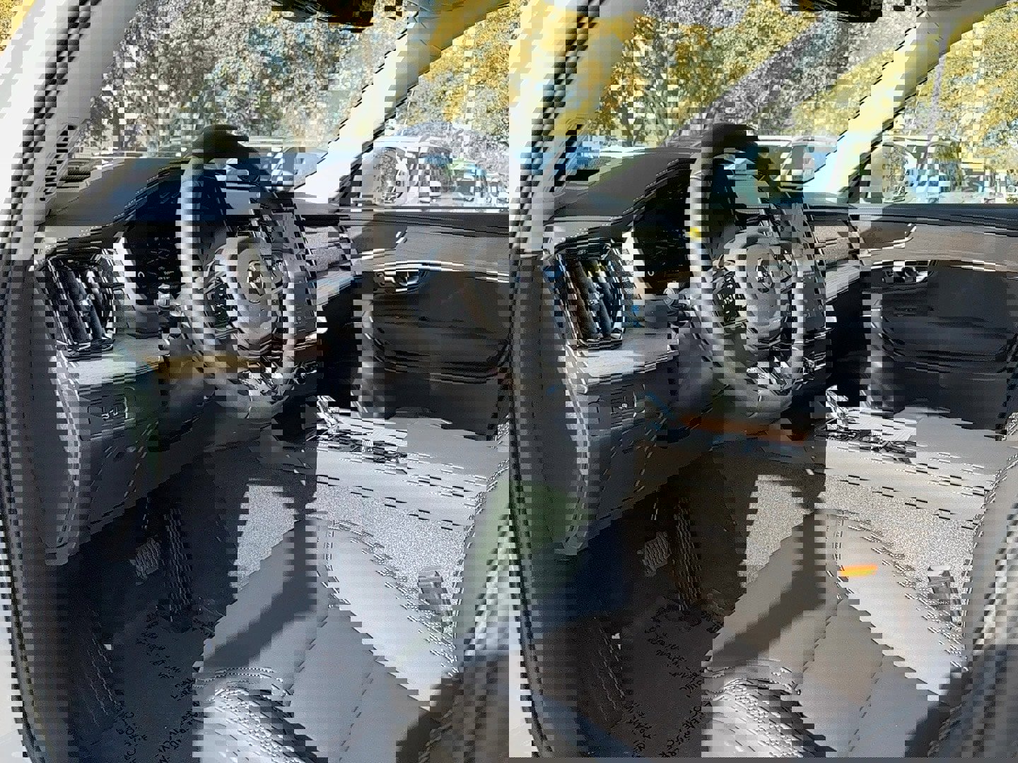 New 2025 Volvo XC90 T8 Core w/ Protection Package image 12