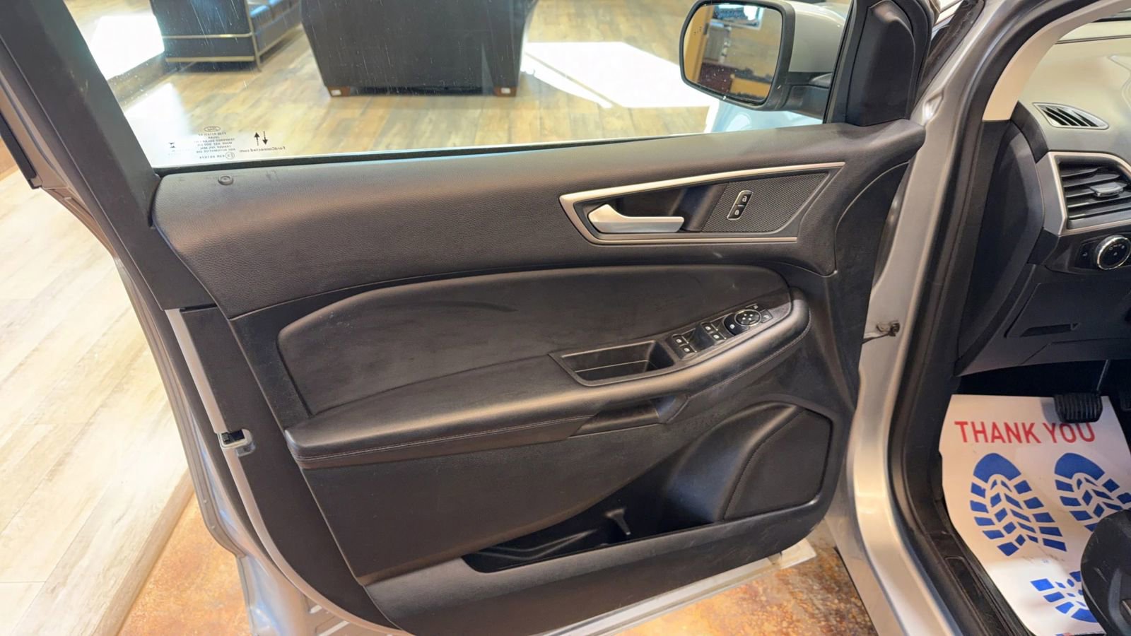 Used 2024 Ford Edge SEL w/ Cold Weather Package image 10