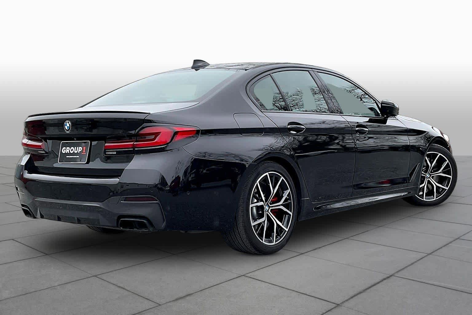 Used 2023 BMW M550i xDrive w/ Dynamic Handling Package AWD/4WD image 11