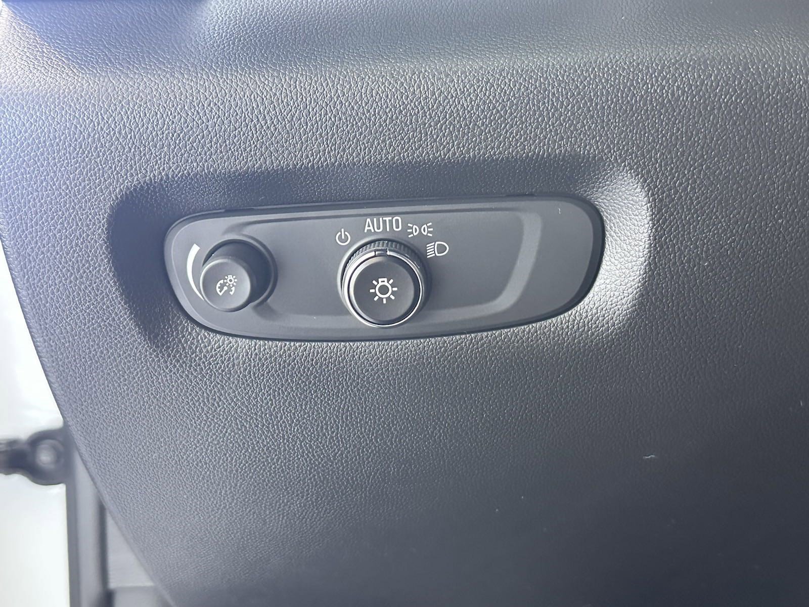 New 2023 Chevrolet Traverse RS w/ LPO, Floor Liner Package image 14