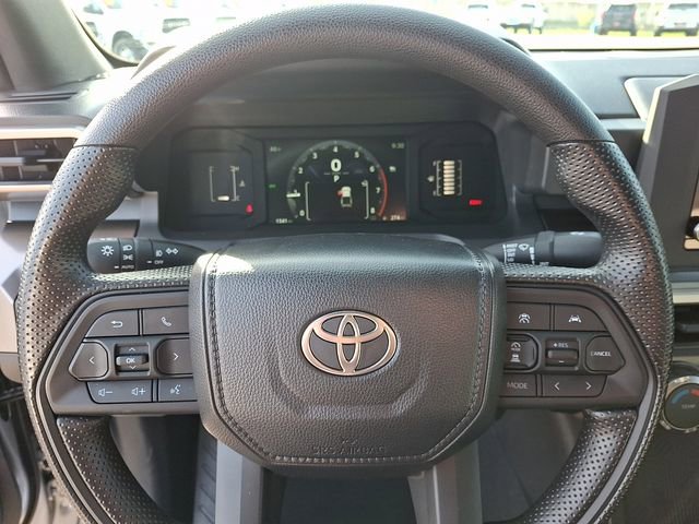 Used 2025 Toyota Tacoma SR5 AWD/4WD image 19