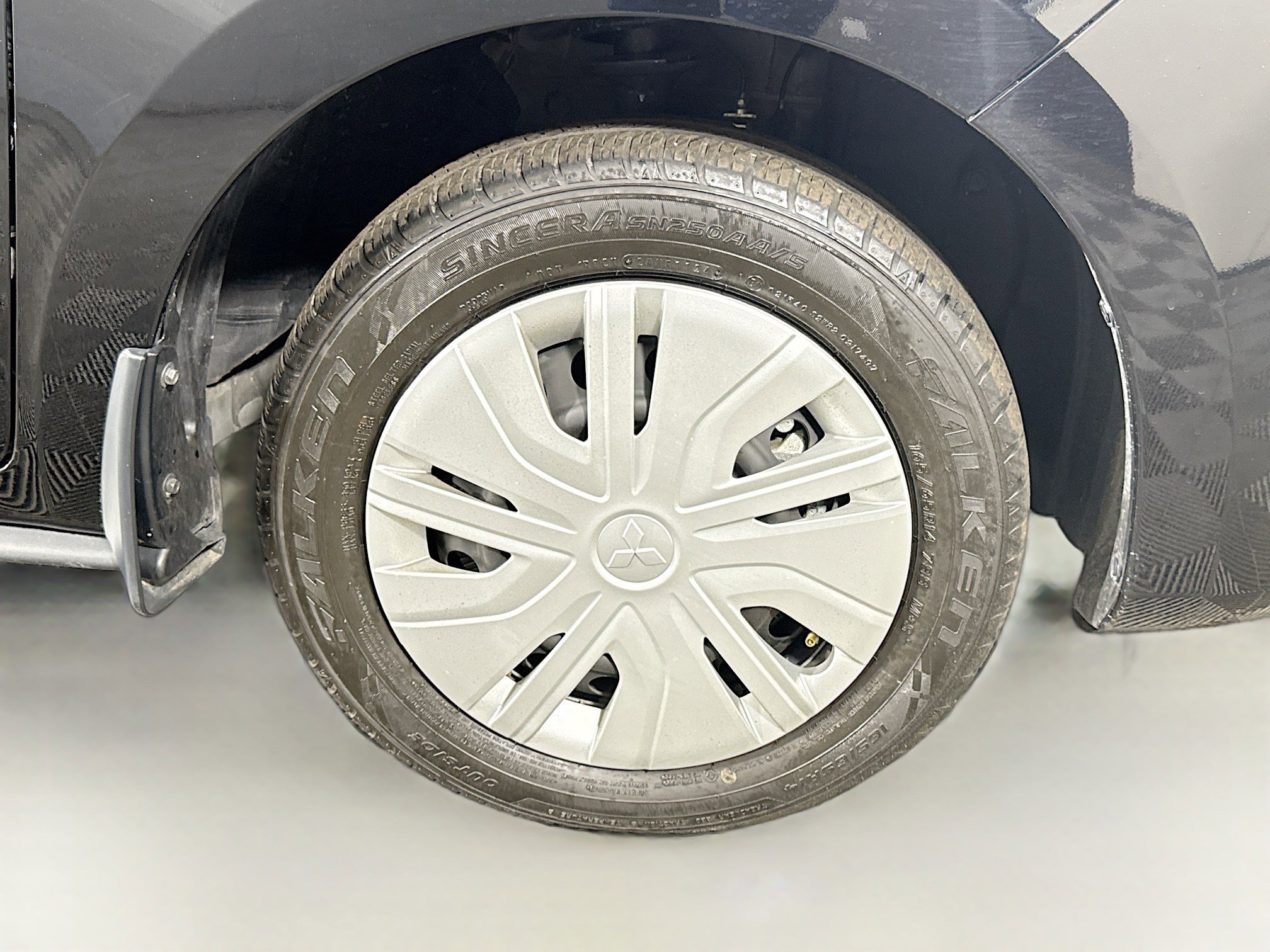 Used 2024 Mitsubishi Mirage ES image 31