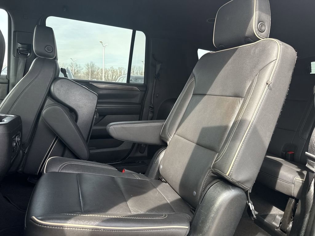 Used 2023 Chevrolet Suburban Premier image 24