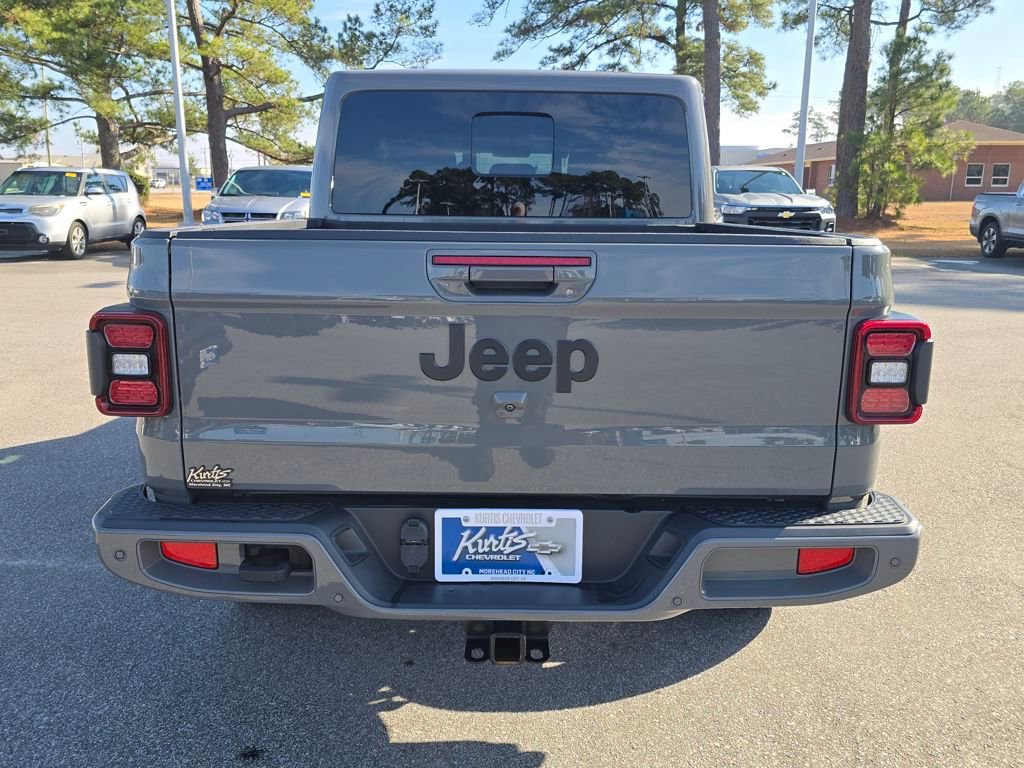 Used 2022 Jeep Gladiator Overland image 4