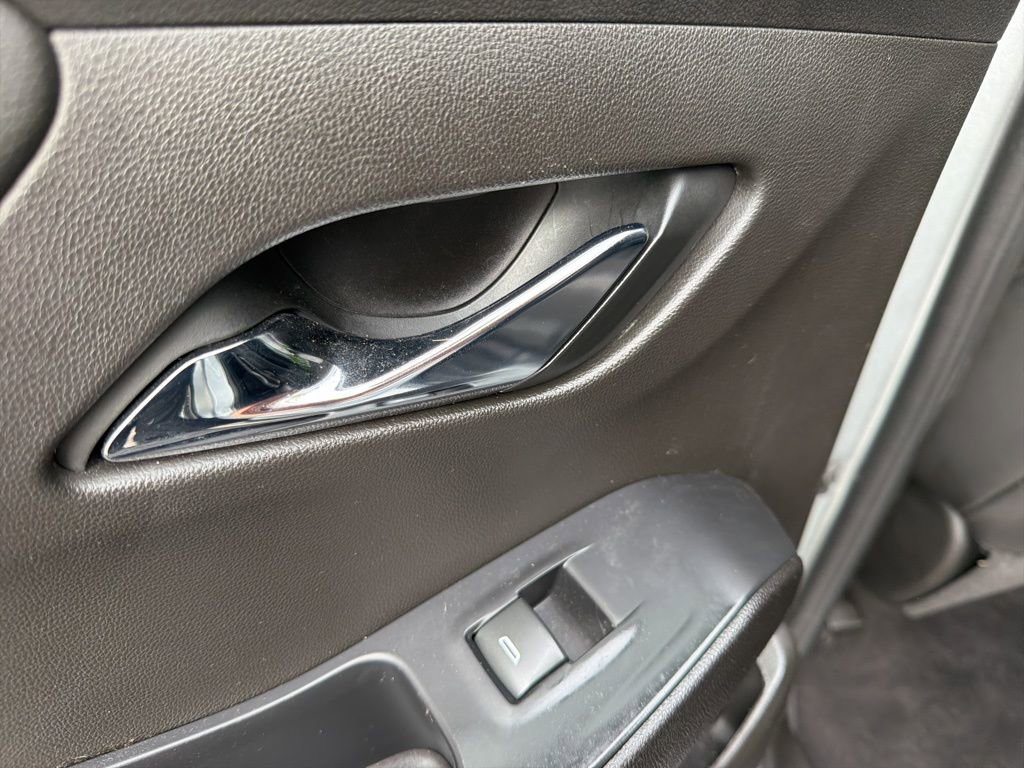 Used 2021 Chevrolet Traverse RS image 23