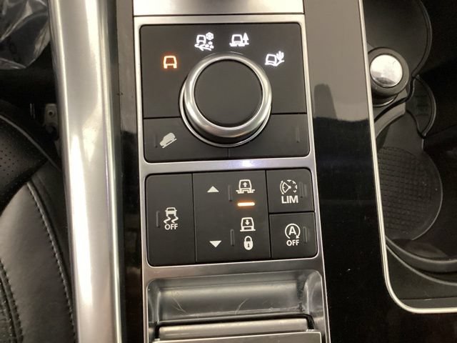 Used 2017 Land Rover Range Rover Sport HSE AWD/4WD image 28