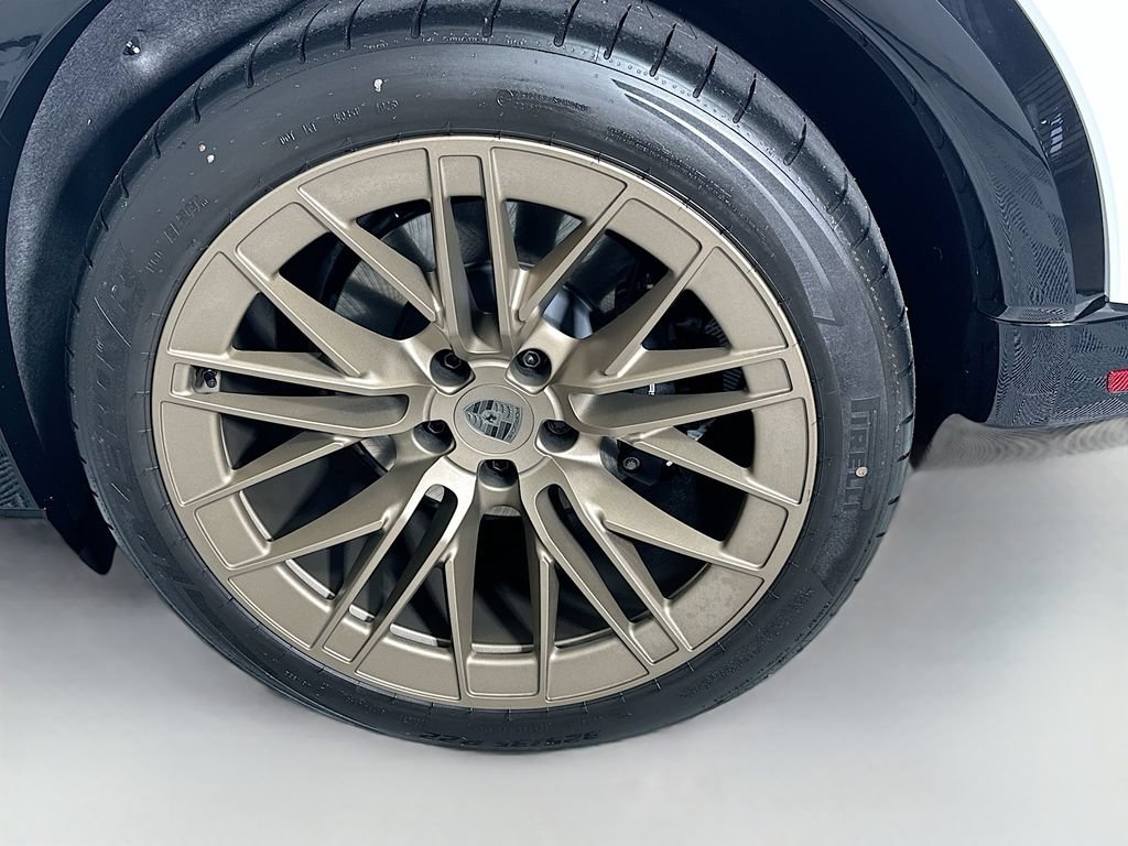 New 2026 Porsche Cayenne Turbo AWD/4WD image 34