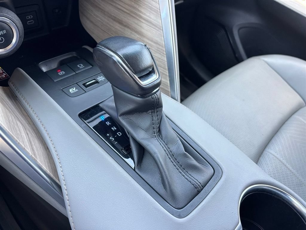 Used 2023 Toyota Venza Limited AWD/4WD image 24