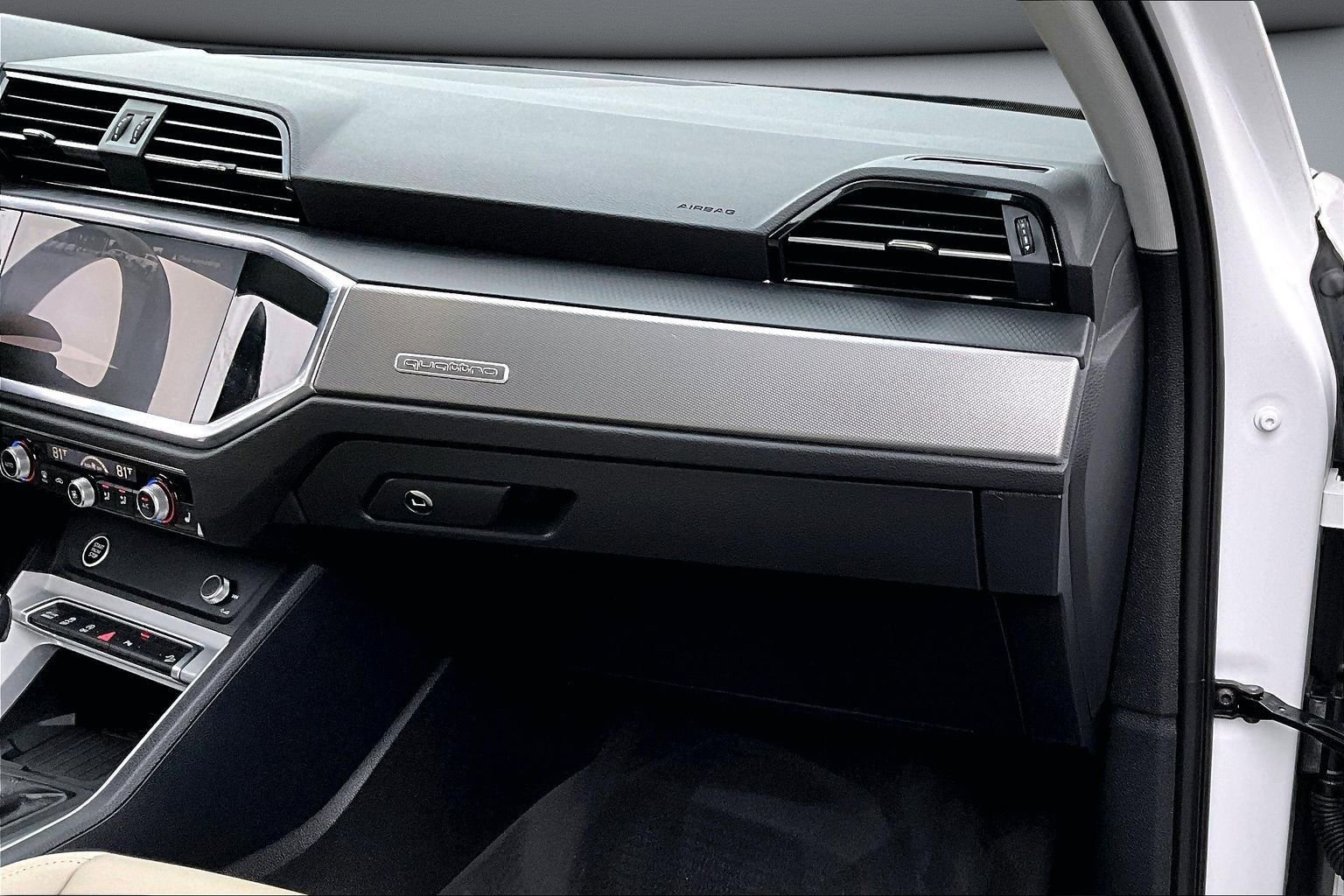 Used 2024 Audi Q3 2.0T Premium image 24