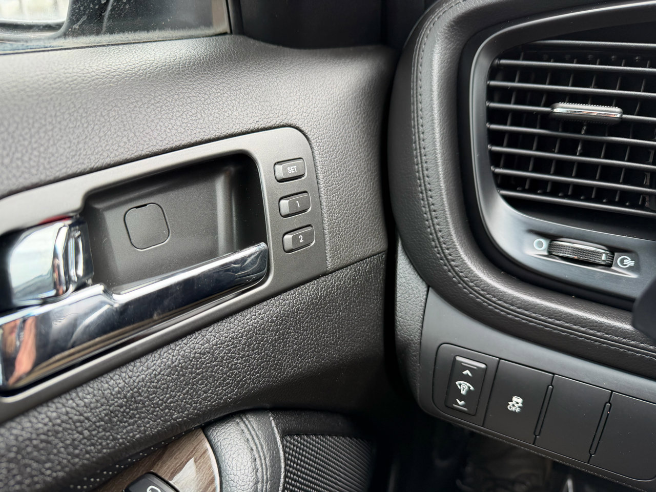 Used 2013 Kia Optima SX w/ Chrome Limited Pkg image 31