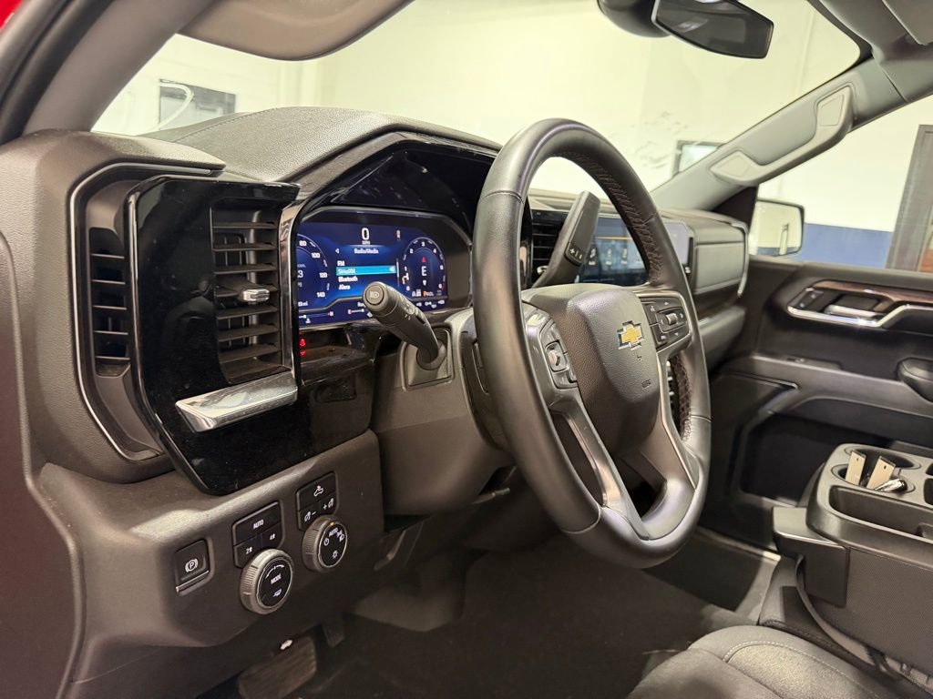 Used 2024 Chevrolet Silverado 1500 LT image 11