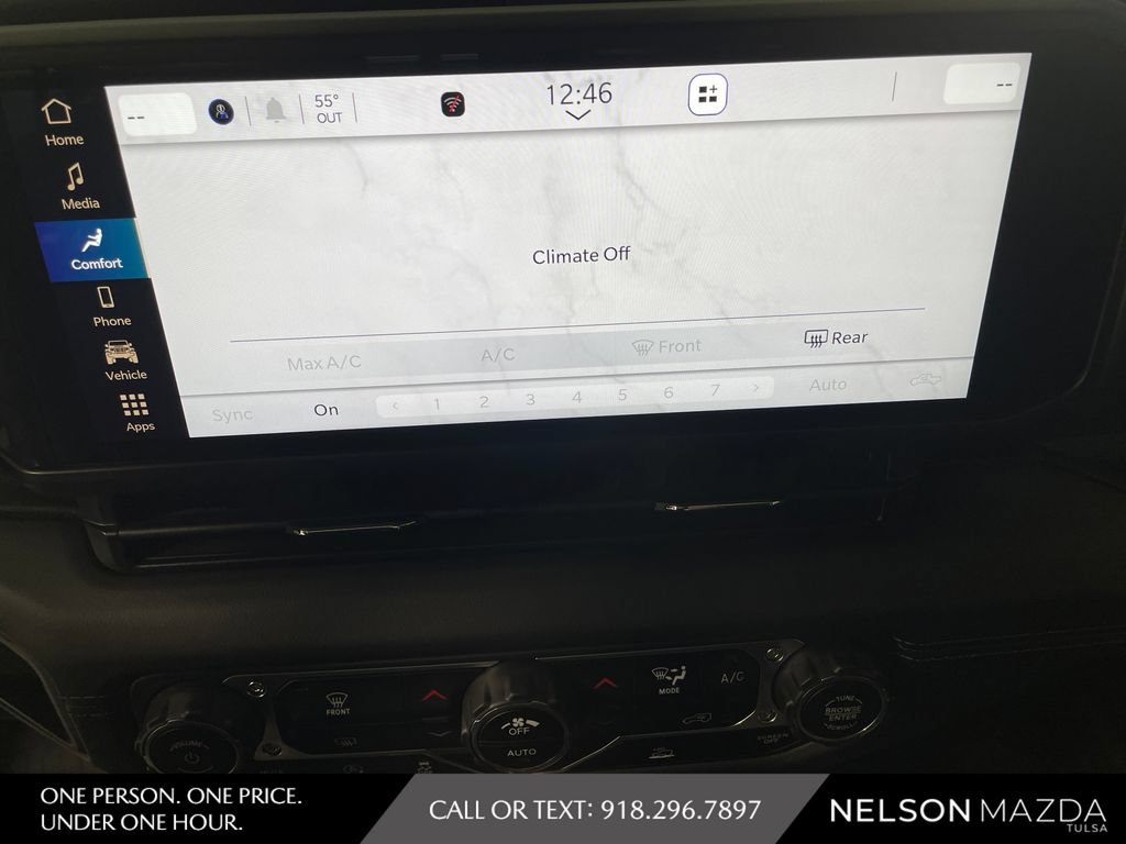 Used 2025 Jeep Gladiator Rubicon AWD/4WD image 25
