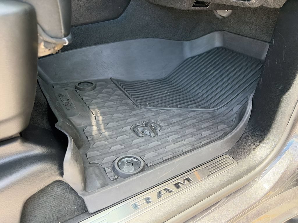 Used 2019 RAM 1500 Laramie w/ Sport Appearance Package AWD/4WD image 35