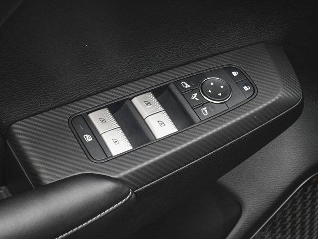 New 2025 Mitsubishi Outlander SE image 9