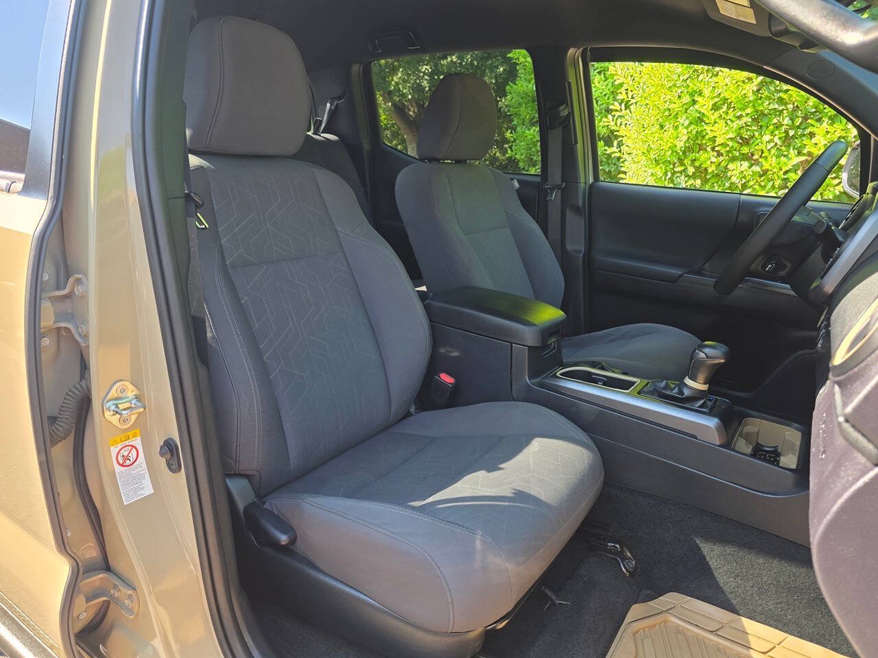 Used 2019 Toyota Tacoma TRD Off-Road w/ Technology Package AWD/4WD image 33