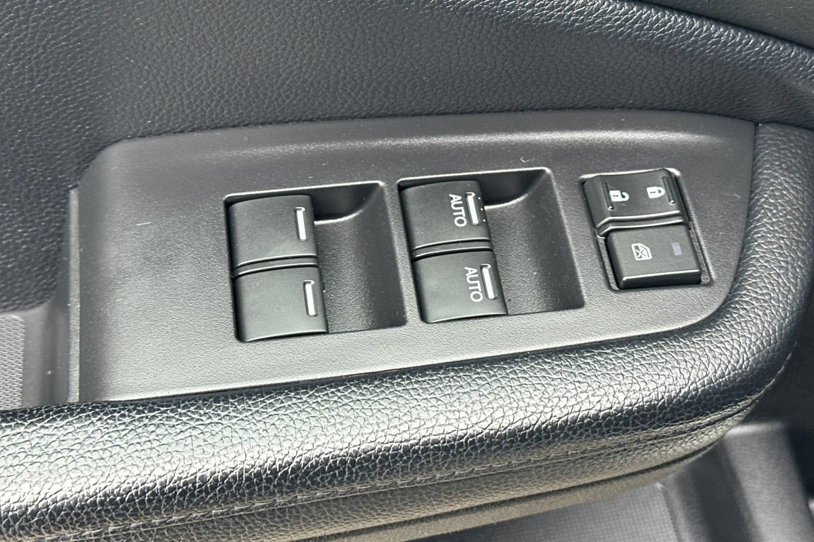 Used 2018 Honda Pilot Elite image 15