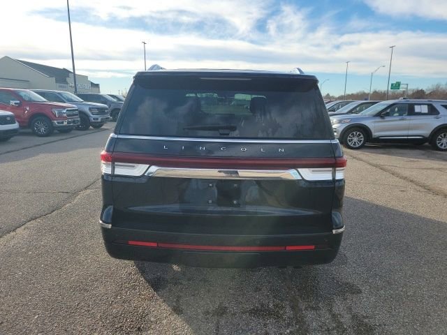 Used 2024 Lincoln Navigator Premiere image 25