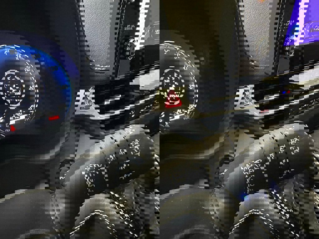 Used 2025 Toyota Sienna XSE image 22