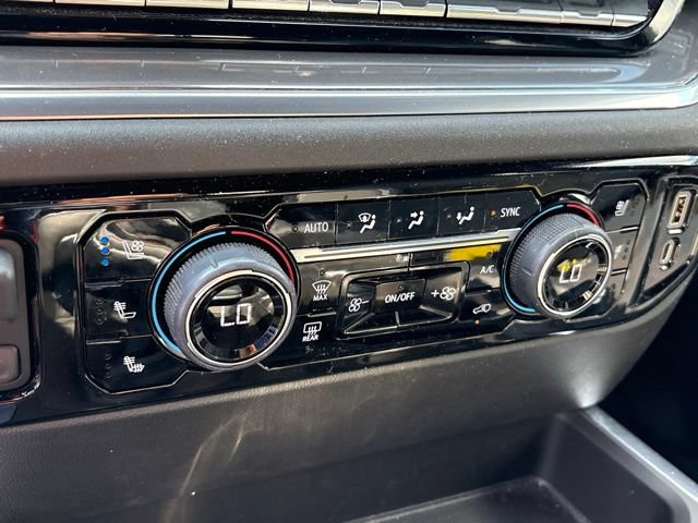 Used 2023 Chevrolet Silverado 1500 High Country AWD/4WD image 17