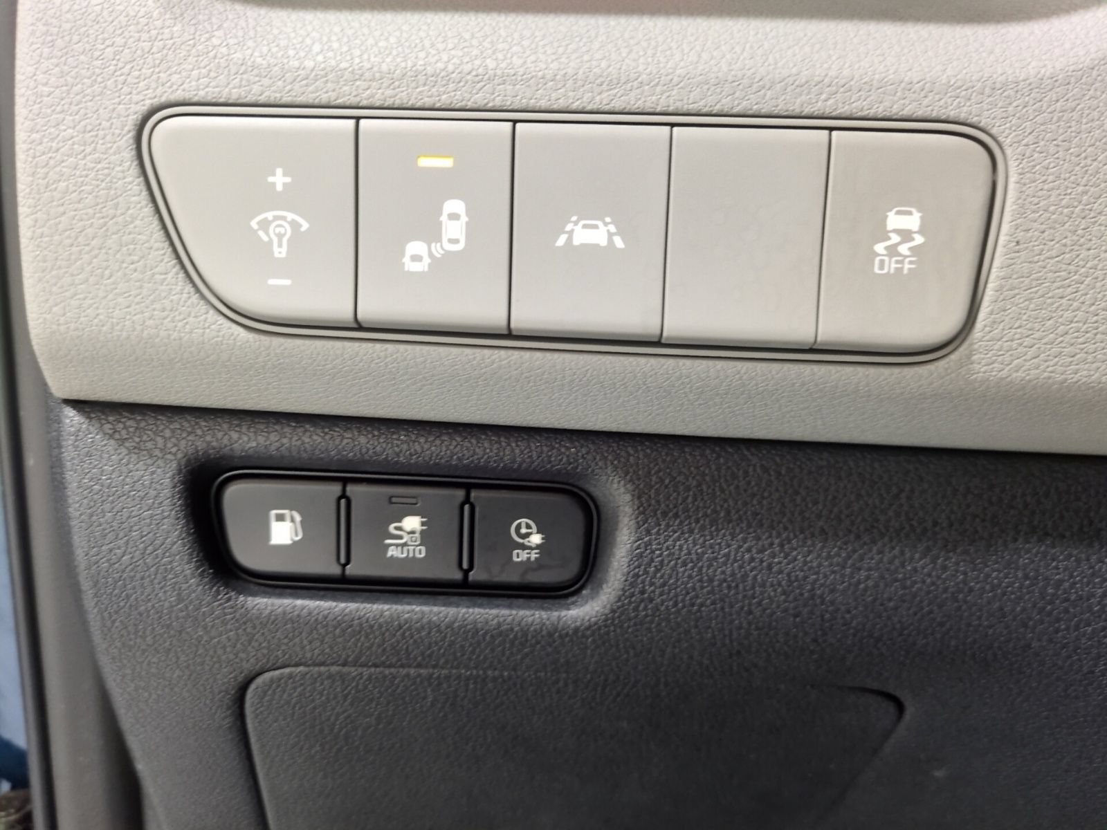 Used 2020 Kia Niro EX Premium FWD image 20