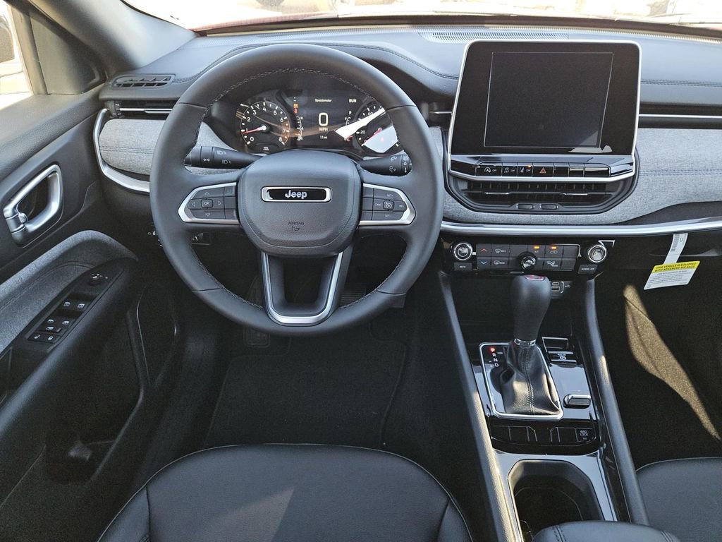 New 2026 Jeep Compass Latitude image 9