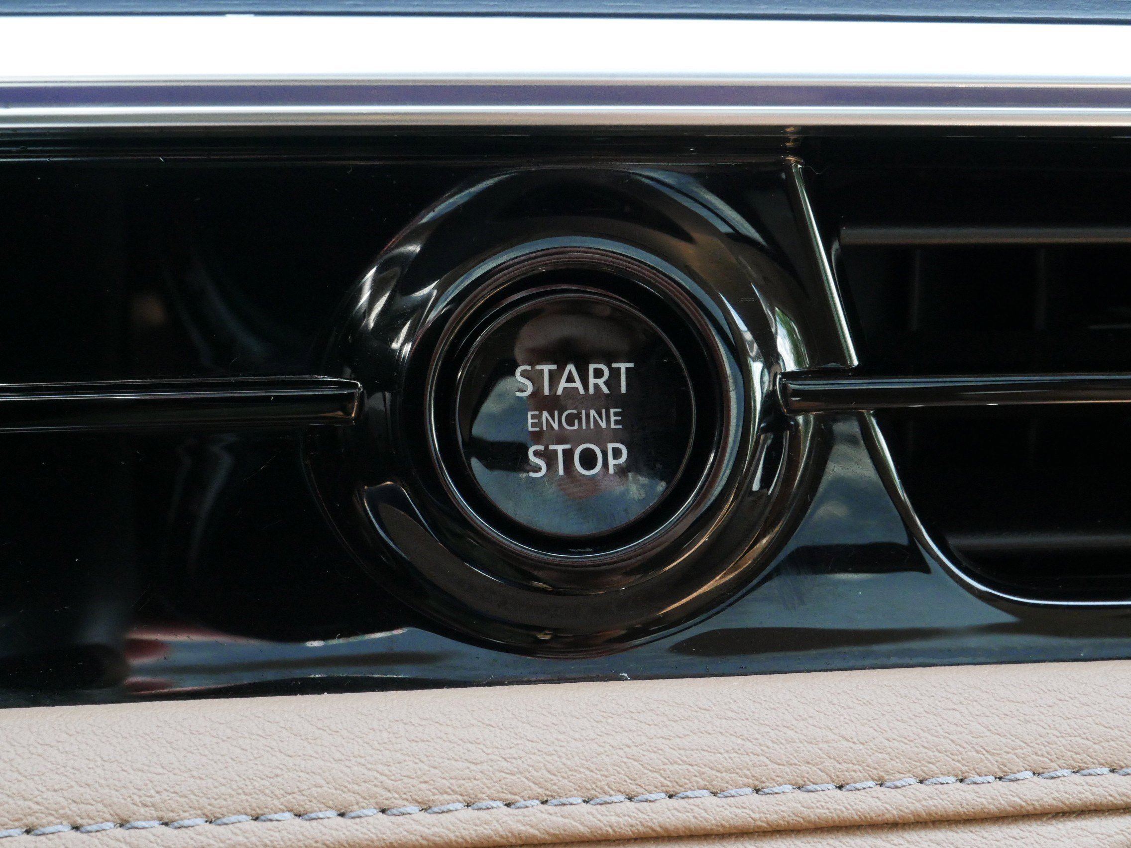 Certified 2025 INFINITI QX80 Sensory image 29