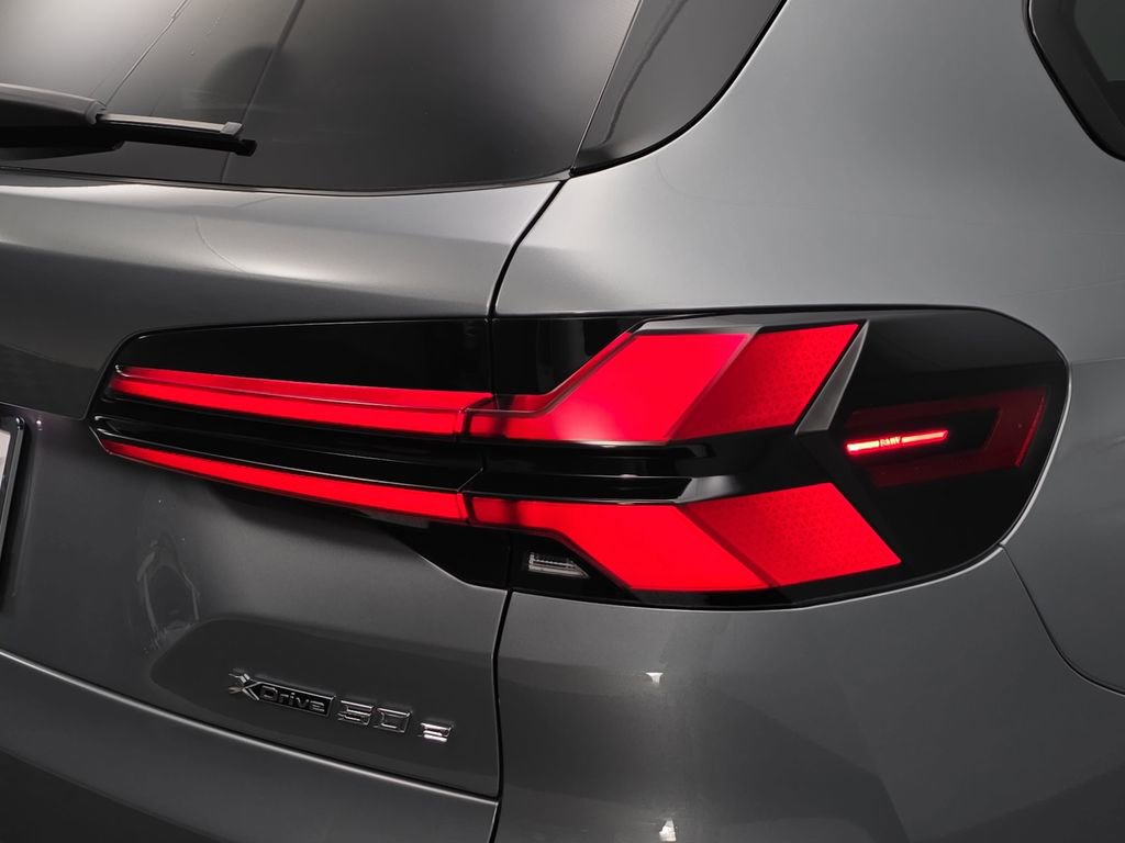New 2026 BMW X5 xDrive50e w/ M Sport Package image 33