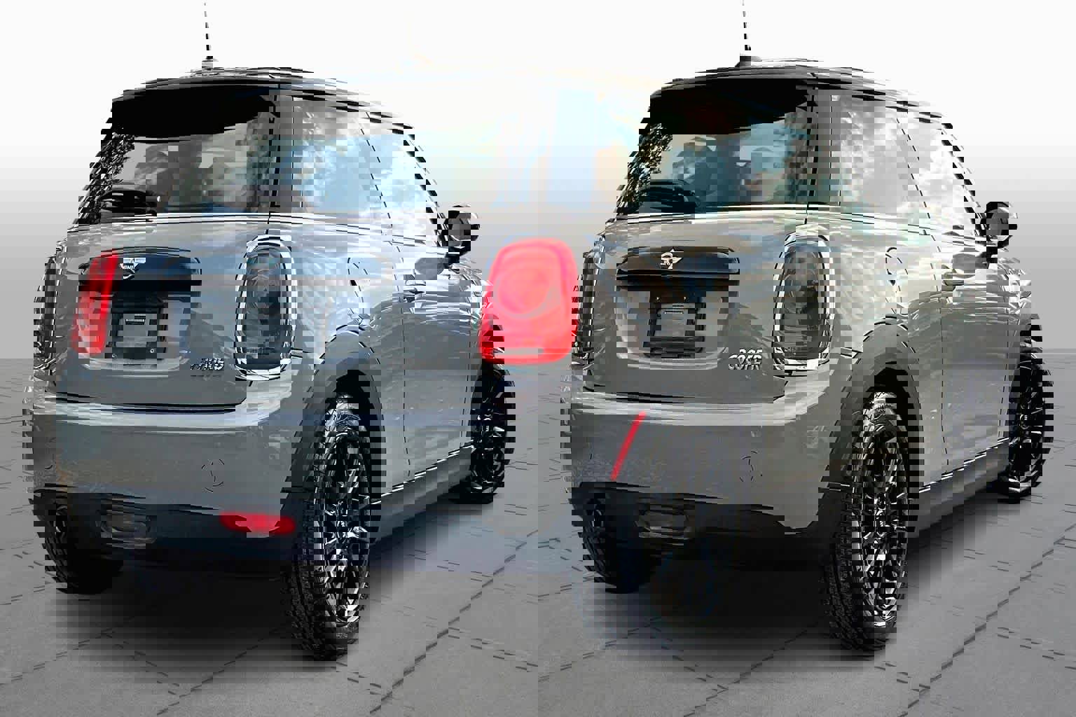 Used 2016 MINI Cooper 2-Door Hardtop image 12