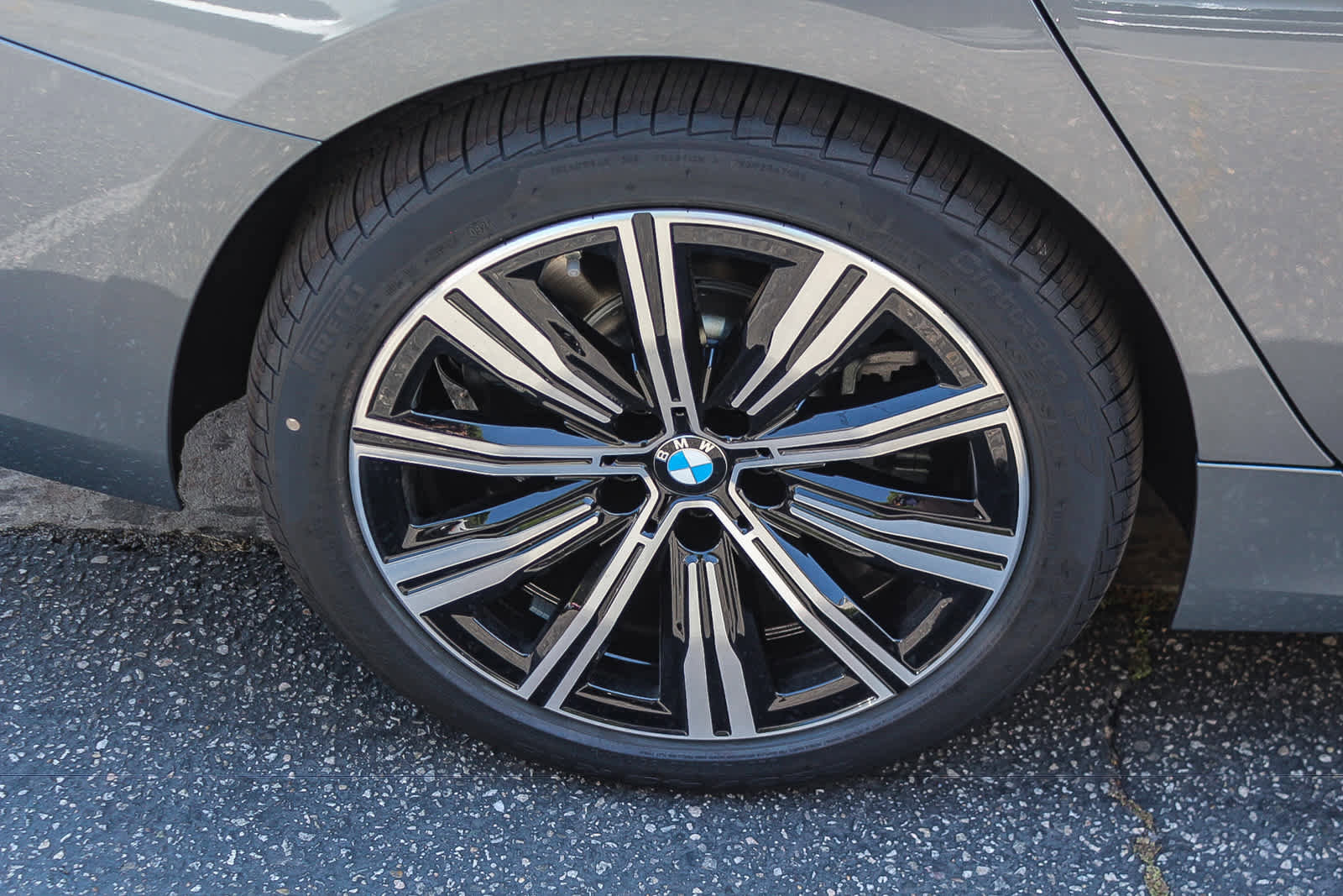 New 2026 BMW 330i xDrive Sedan w/ Premium Package AWD/4WD image 14