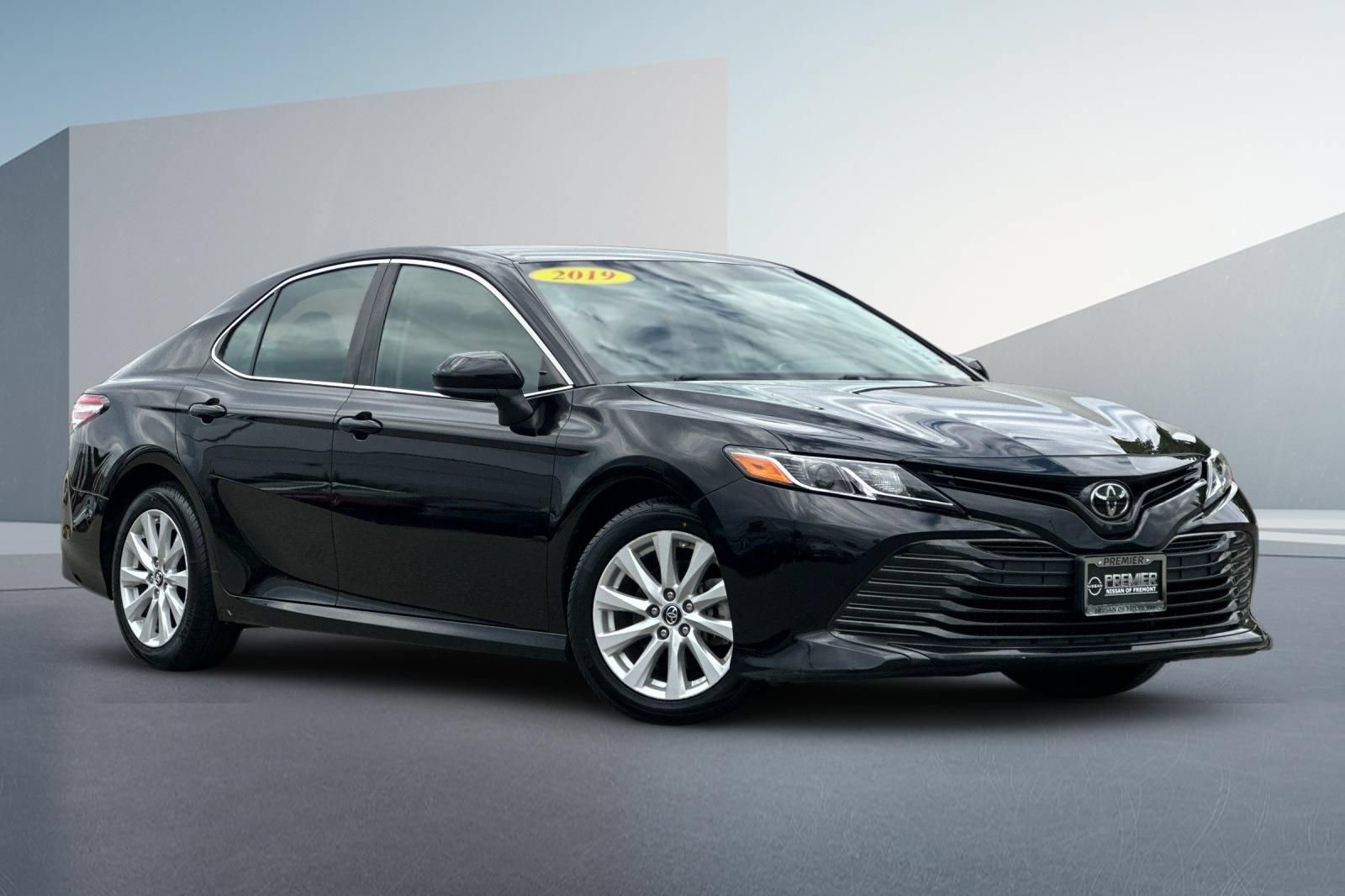 Used 2019 Toyota Camry LE FWD video 2