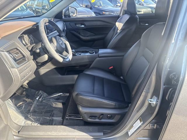 Used 2023 Nissan Rogue SV w/ SV Premium Package image 19