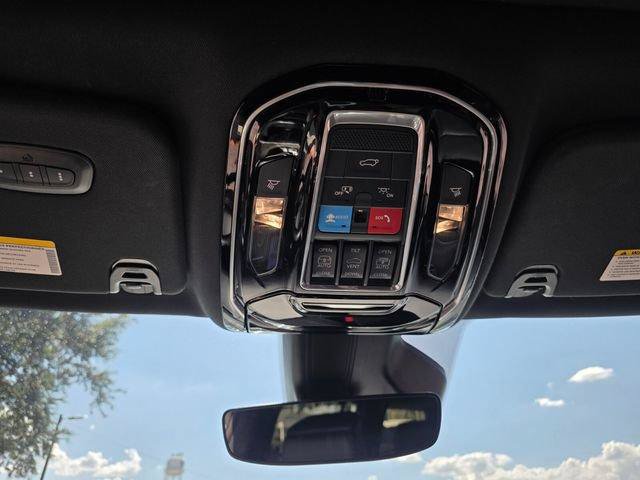 Used 2022 Jeep Grand Wagoneer Series I AWD/4WD image 23