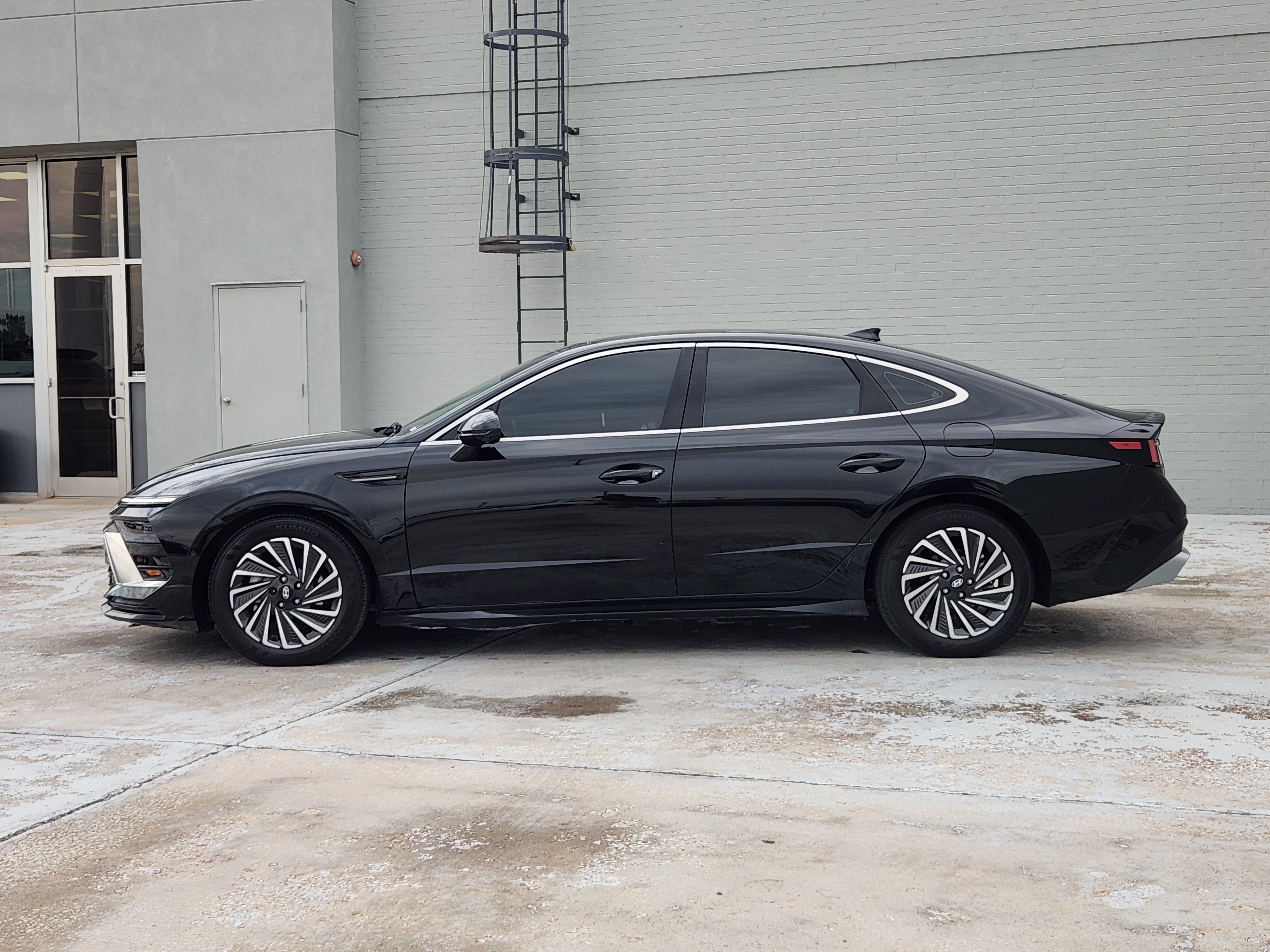 Used 2024 Hyundai Sonata Limited FWD image 5