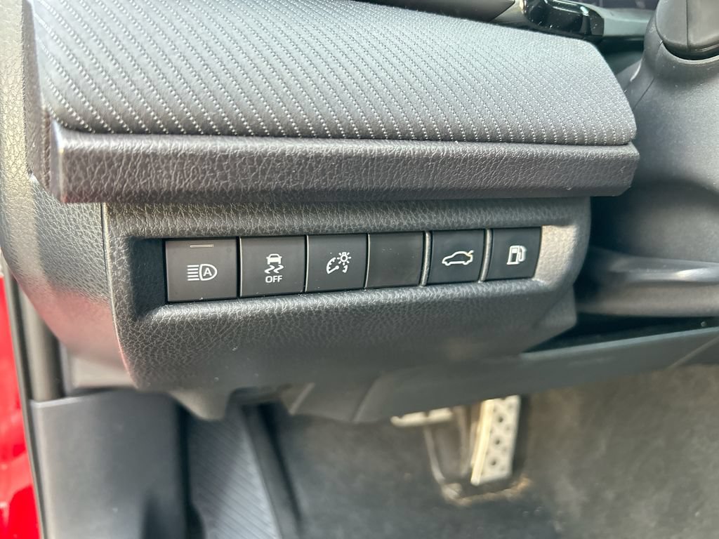Used 2025 Toyota Camry SE w/ Convenience Package FWD image 14