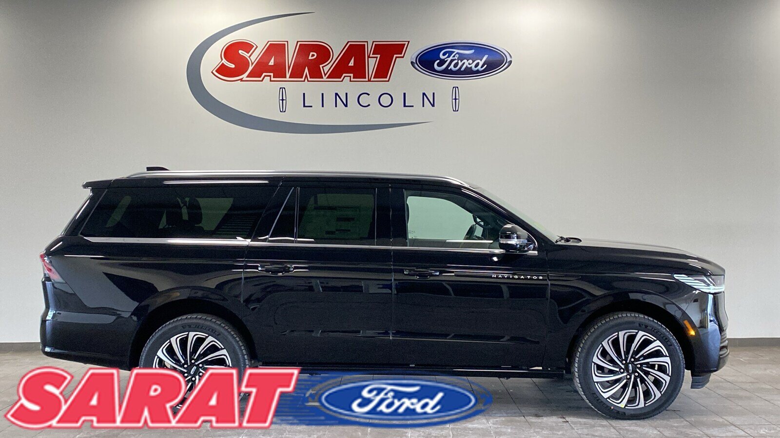New 2026 Lincoln Navigator L Black Label AWD/4WD image 1